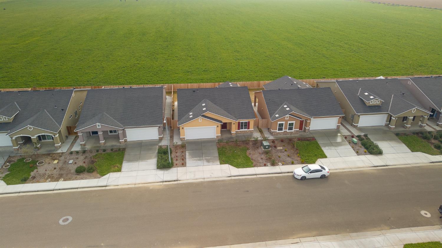 1208 E Orange St, Avenal, CA 93204