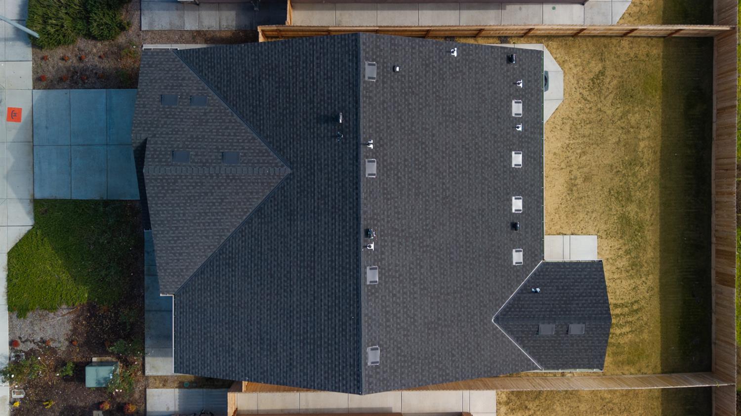 1208 E Orange St, Avenal, CA 93204