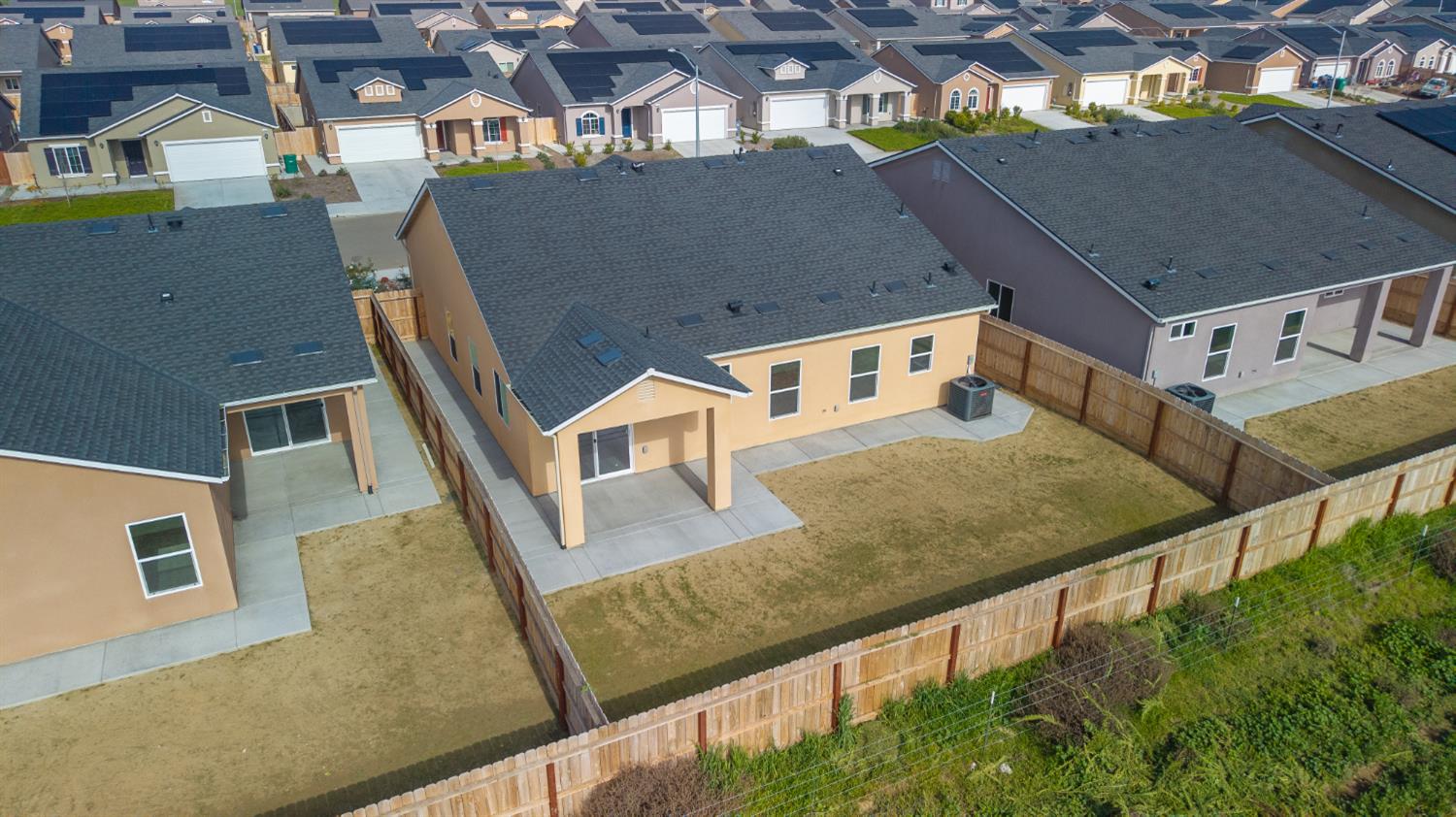 1208 E Orange St, Avenal, CA 93204