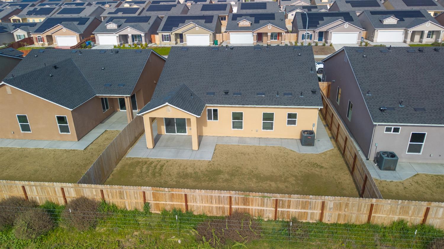 1208 E Orange St, Avenal, CA 93204