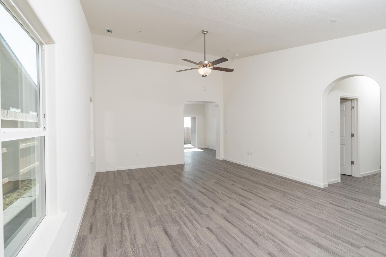 1212 E Orange St, Avenal, CA 93204