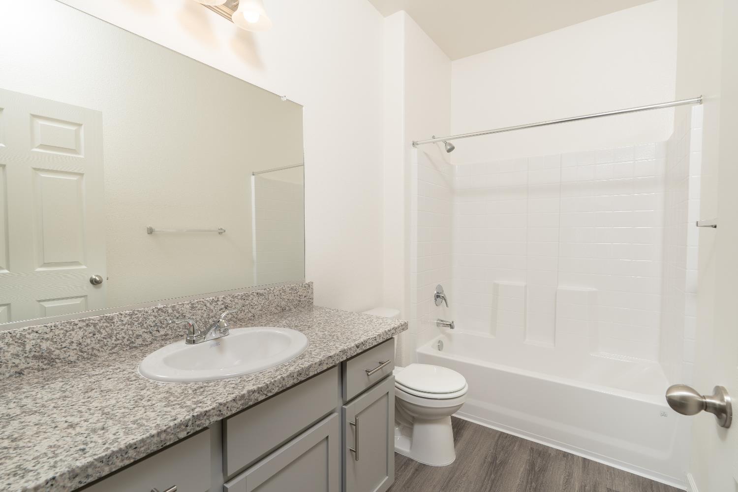 1212 E Orange St, Avenal, CA 93204