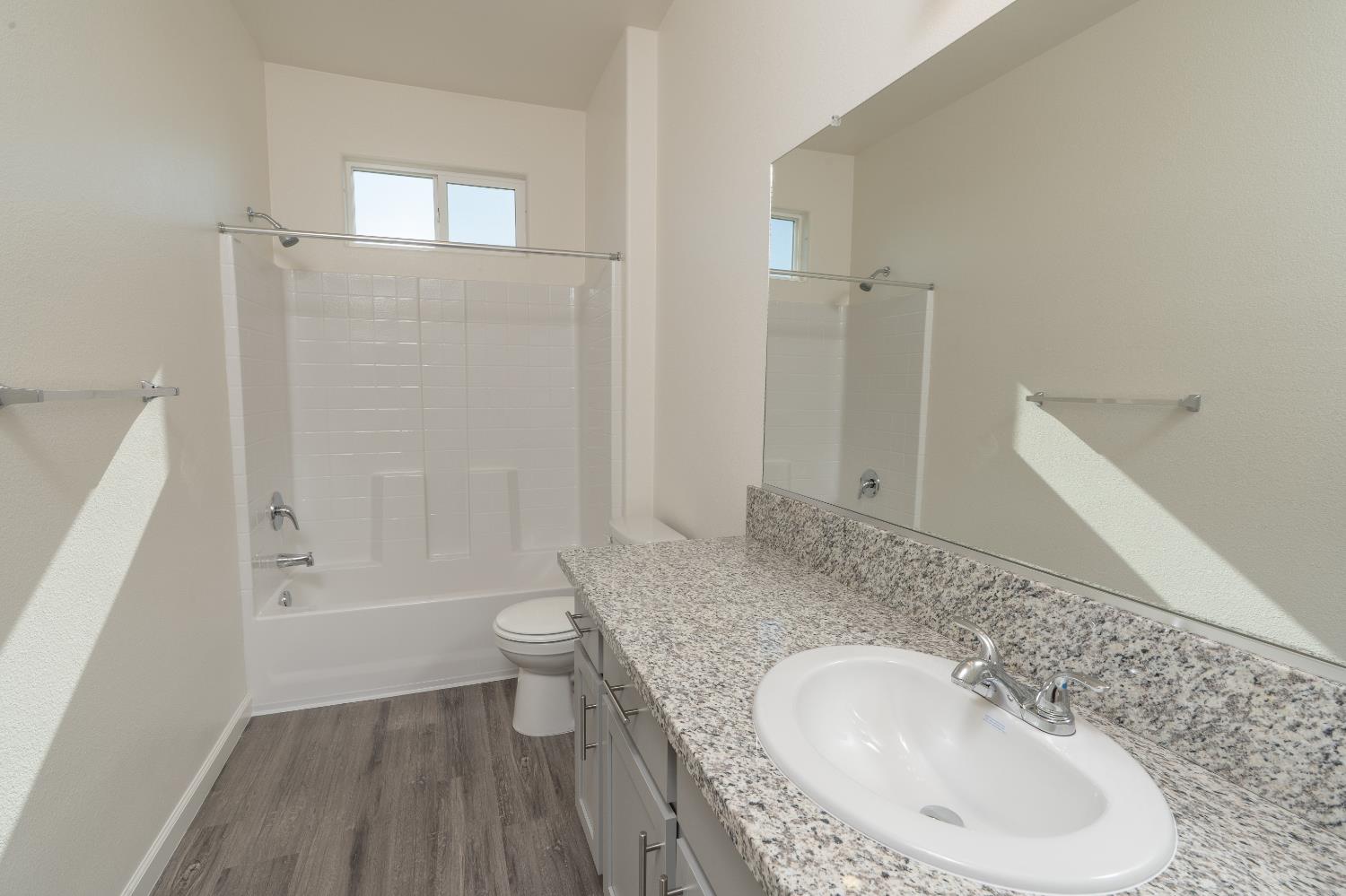 1212 E Orange St, Avenal, CA 93204