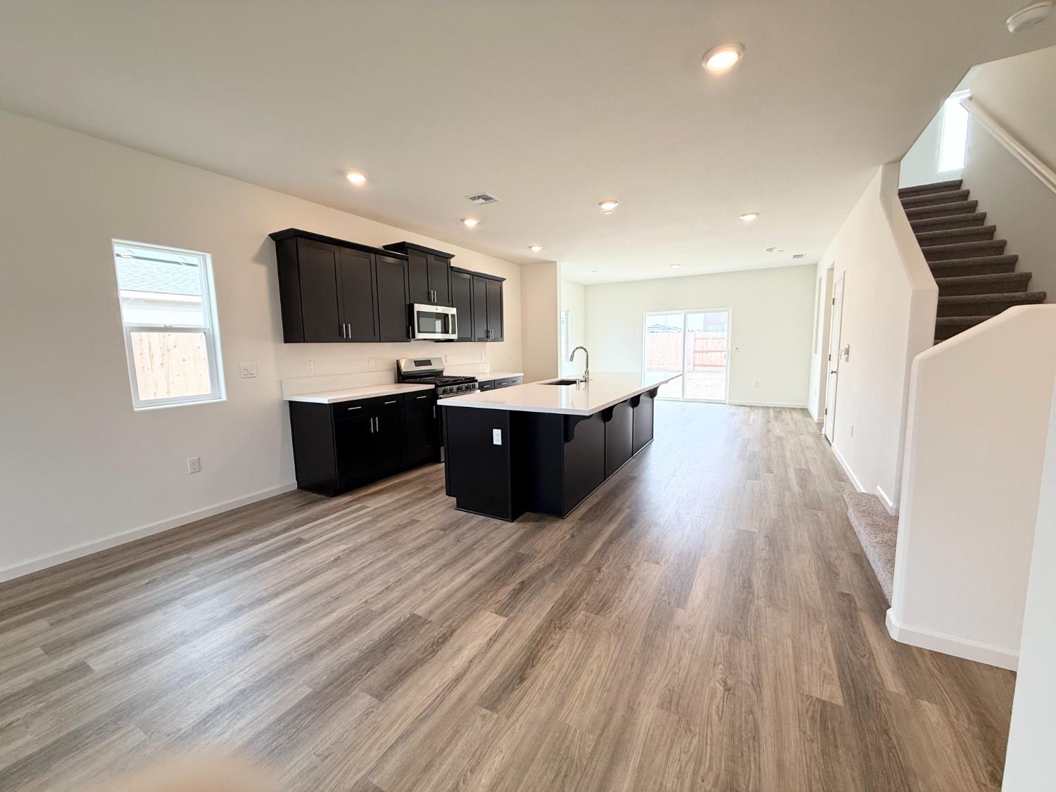 873 S Philip Ave, Fowler, CA 93625