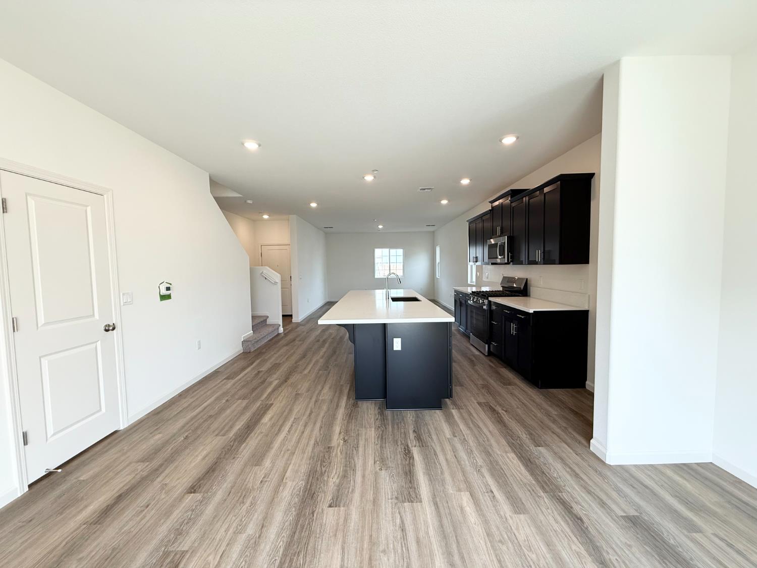 873 S Philip Ave, Fowler, CA 93625