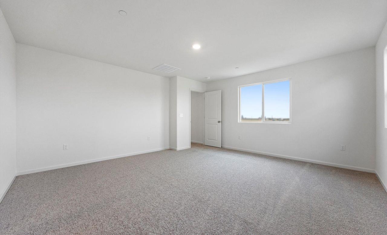 890 S Philip Ave, Fowler, CA 93625