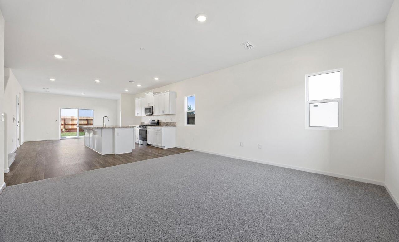 890 S Philip Ave, Fowler, CA 93625