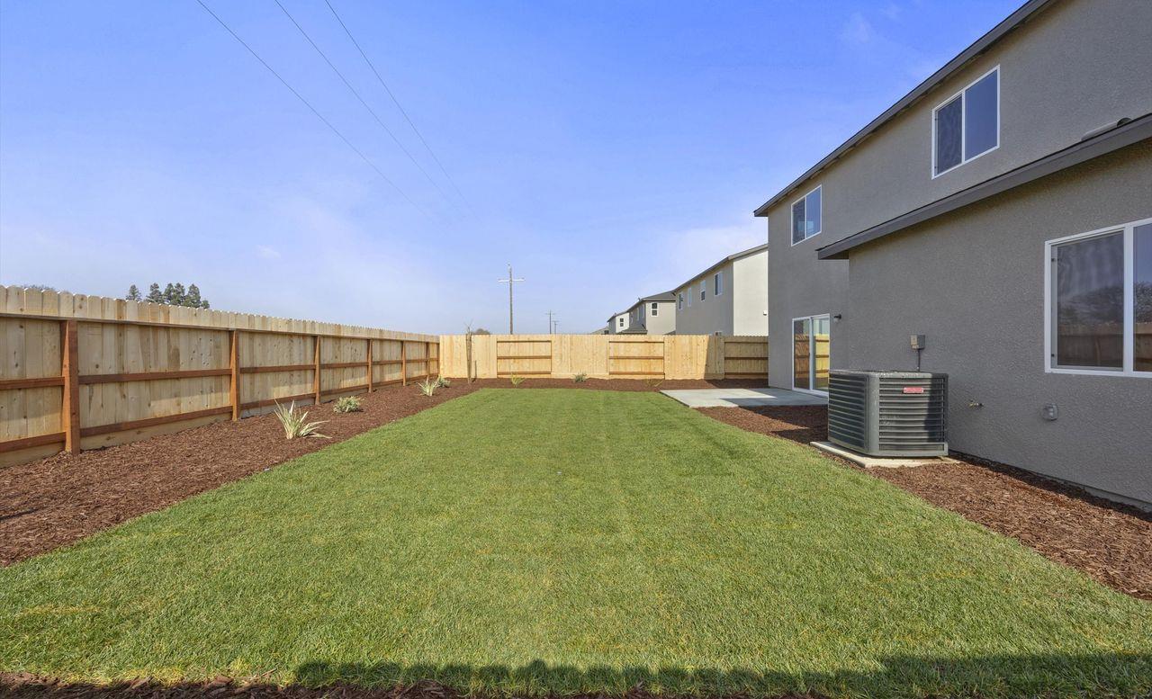 890 S Philip Ave, Fowler, CA 93625