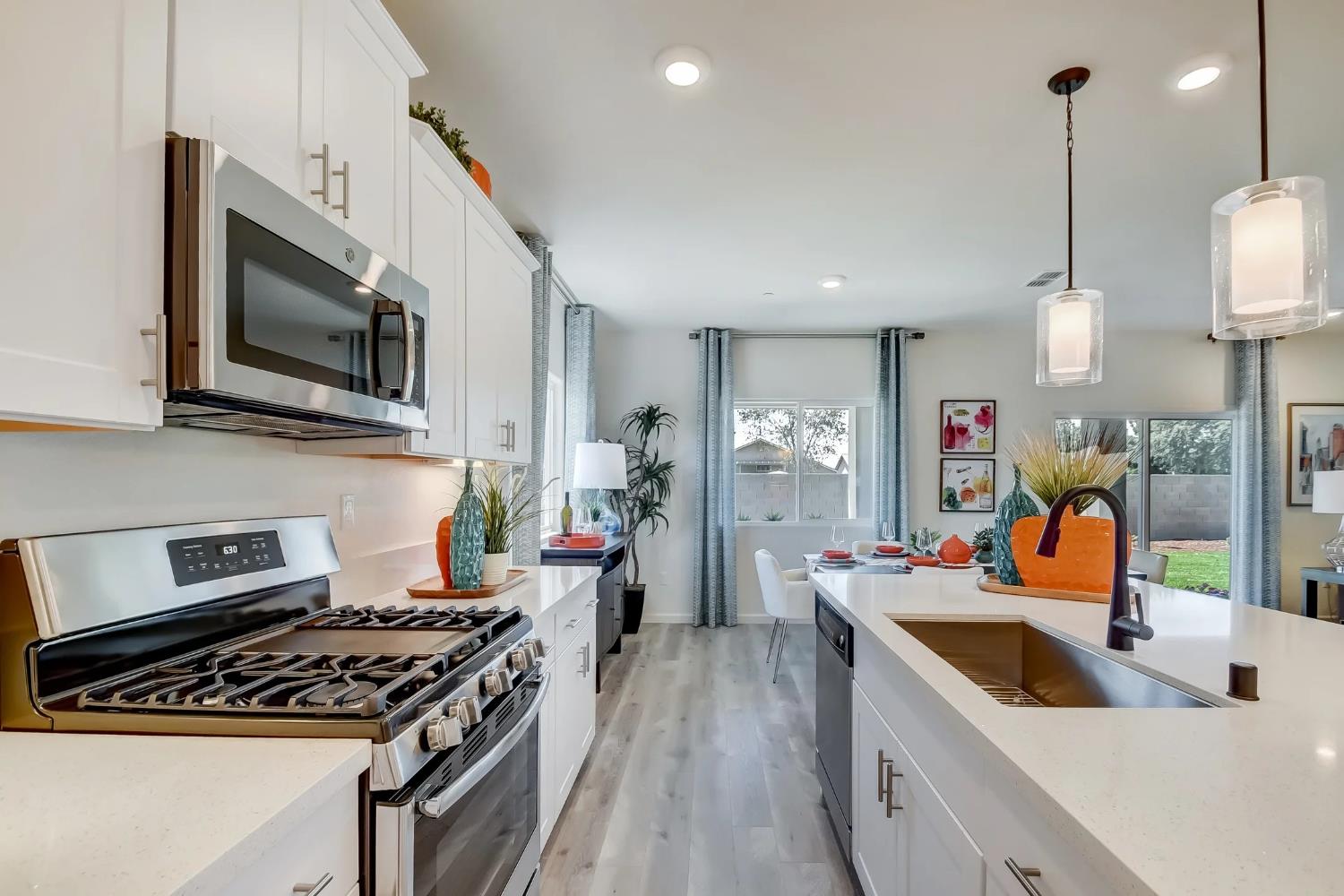 1015 Lucia Ave, Fowler, CA 93625