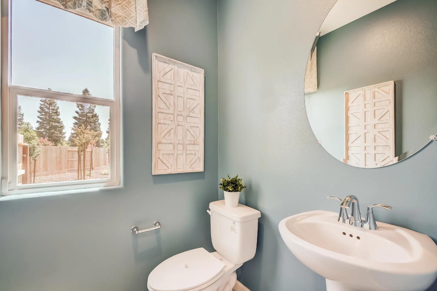 1015 Lucia Ave, Fowler, CA 93625