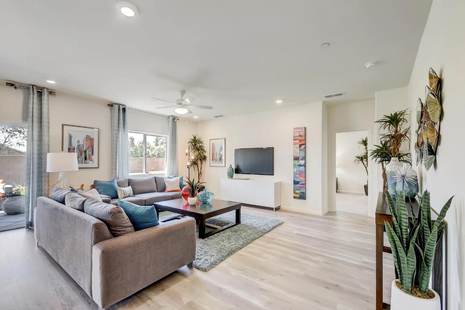 1015 Lucia Ave, Fowler, CA 93625