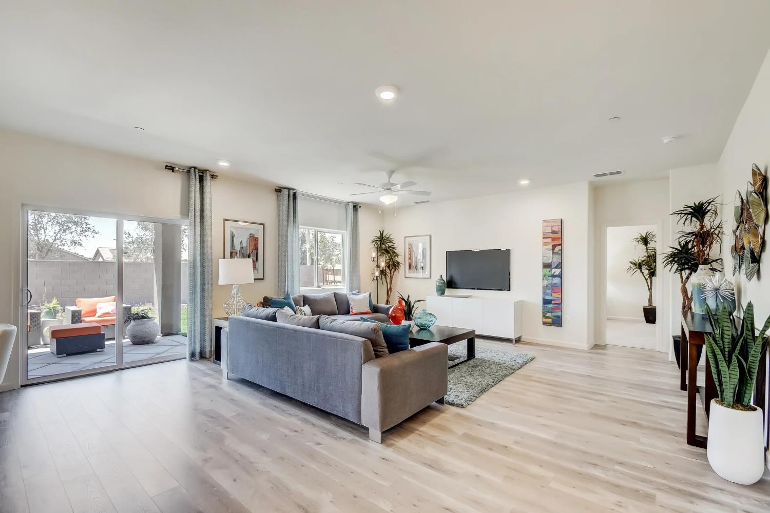 1015 Lucia Ave, Fowler, CA 93625