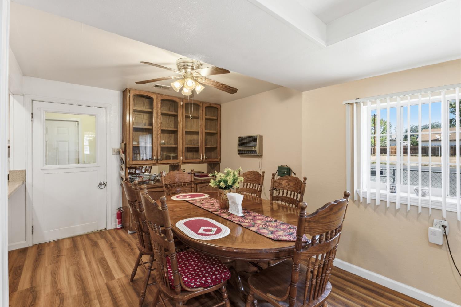 295 E Durian Ave, Coalinga, CA 93210