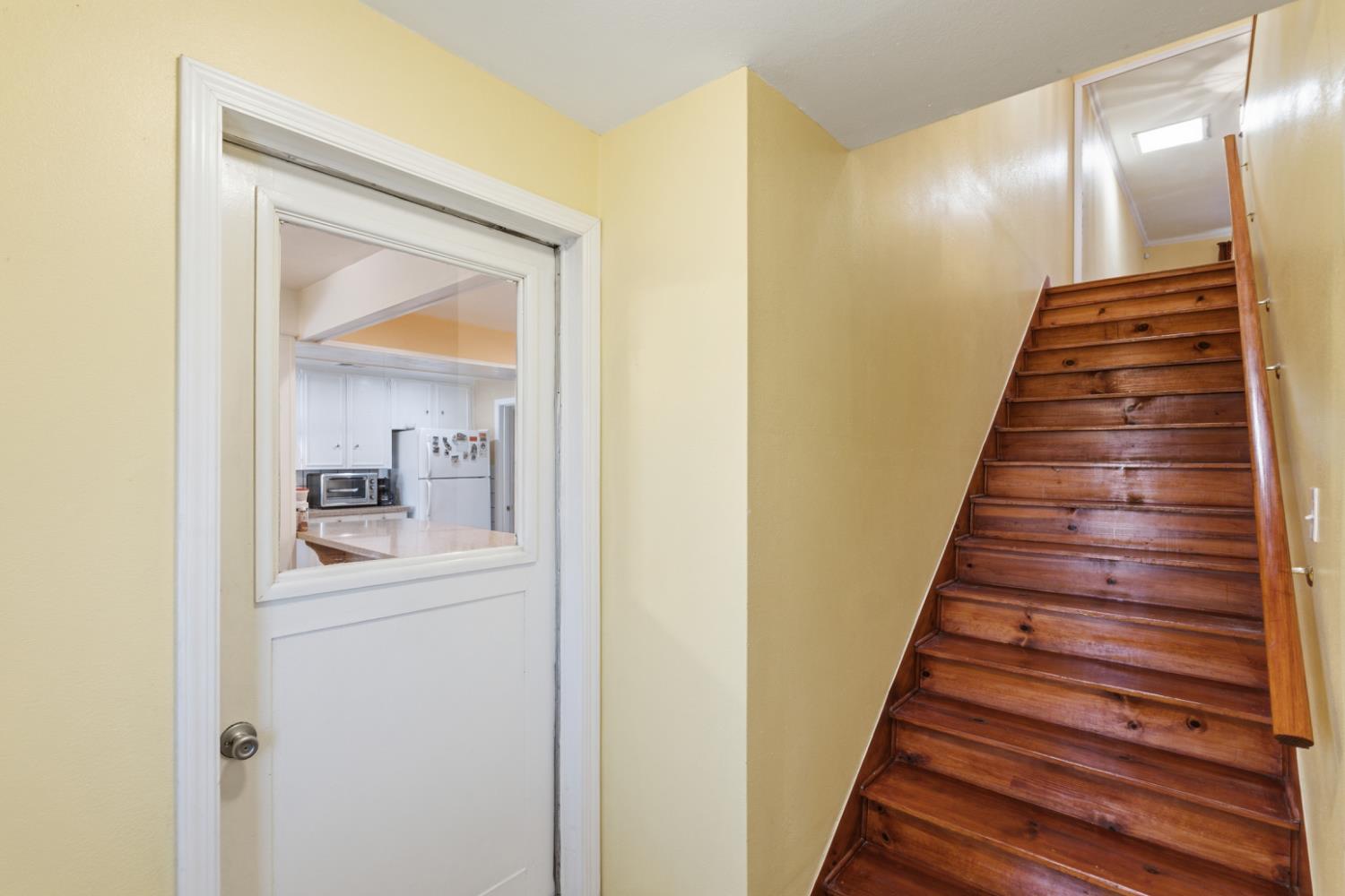 295 E Durian Ave, Coalinga, CA 93210