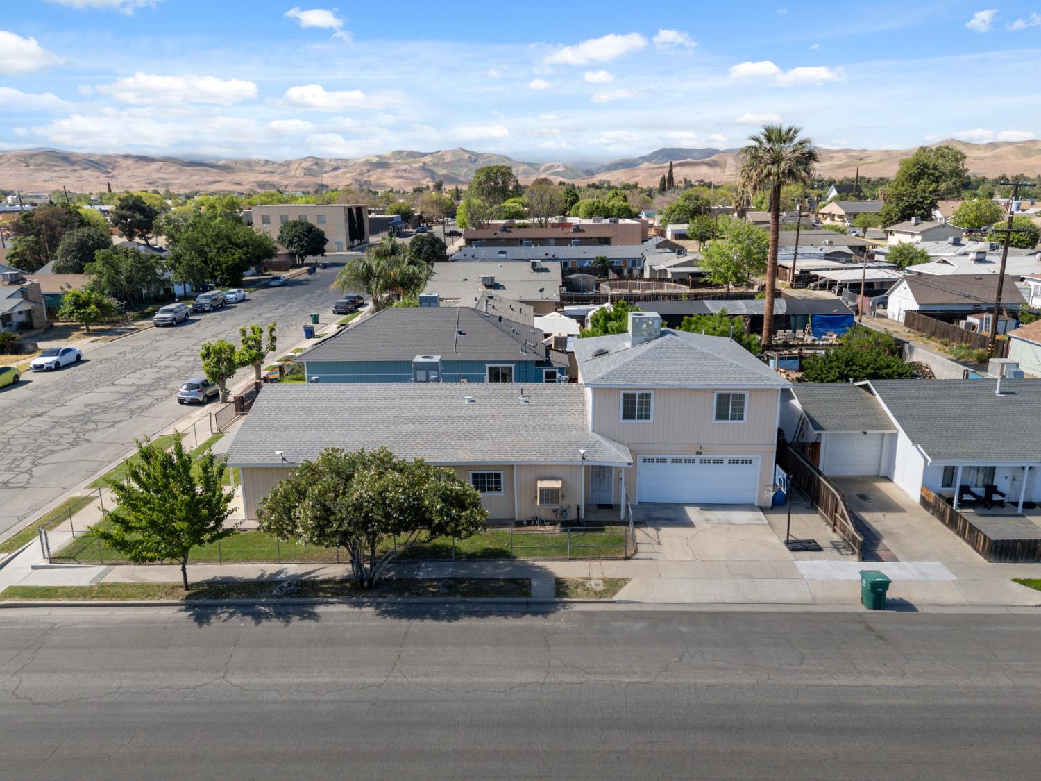 295 E Durian Ave, Coalinga, CA 93210